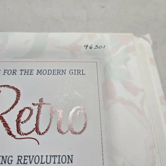 Sew Retro: 25 Vintage-Inspired Projects for the Modern Girl & A Stylish History - Picture 7 of 9